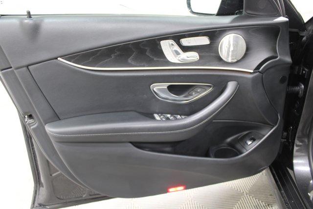 MERCEDES-BENZ E-CLASS - 5