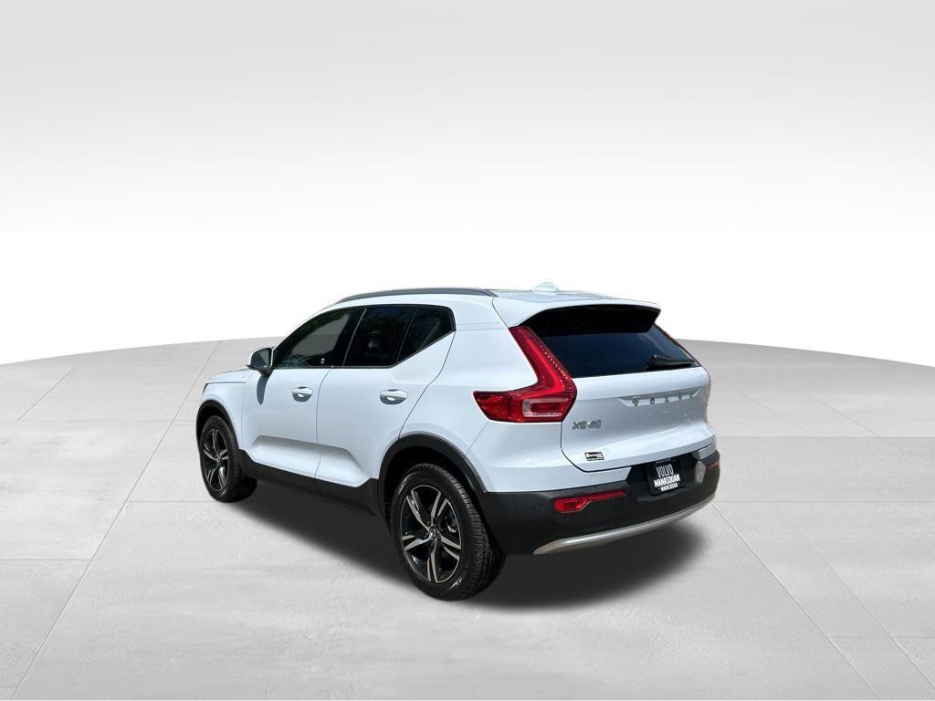 صورة 3 لـ 2025 VOLVO XC40 B5 CORE BRIGHT THEME
