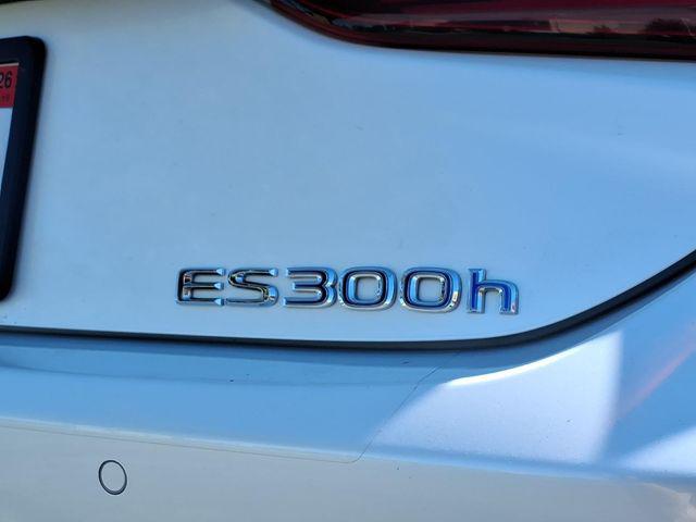 صورة 8 لـ 2021 Lexus ES 300H BASE