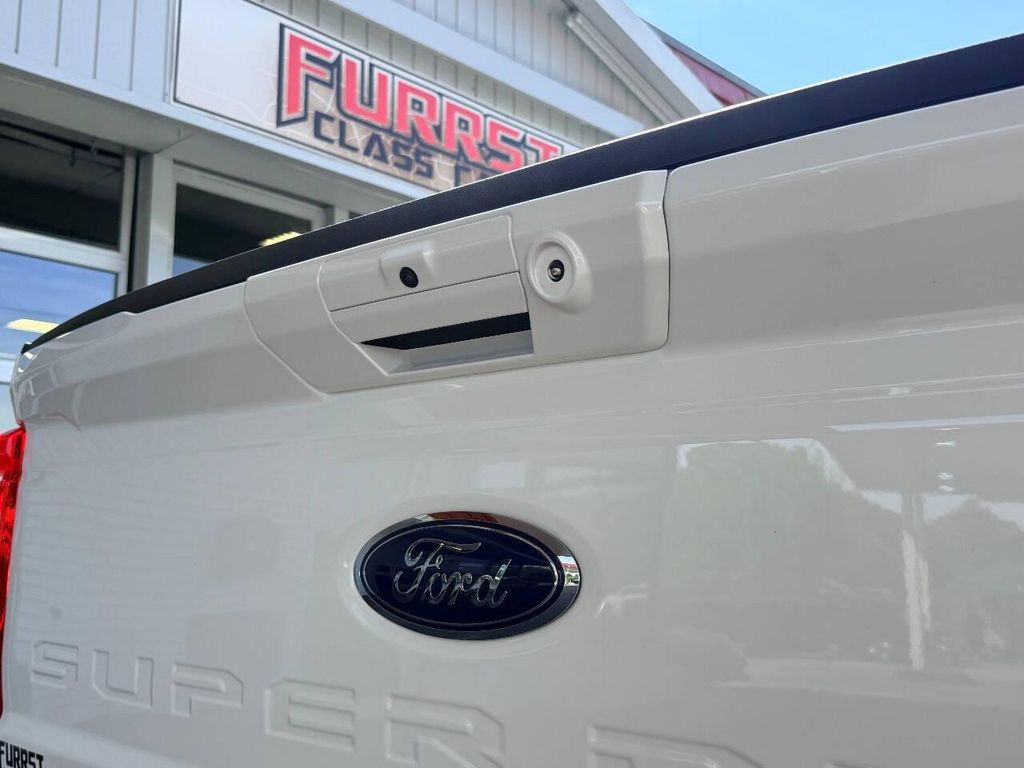 صورة 9 لـ 2024 FORD F-350 LARIAT
