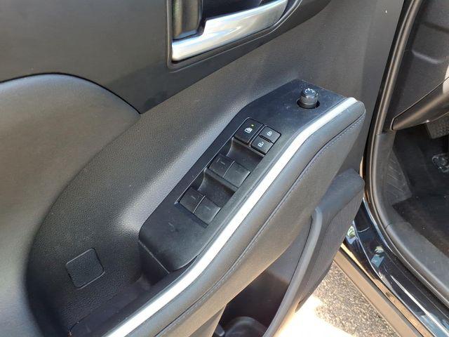 2023 TOYOTA HIGHLANDER XLE photo 10