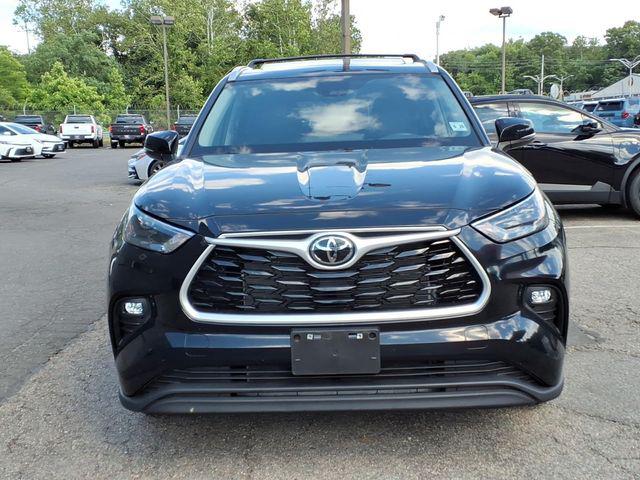 2023 TOYOTA HIGHLANDER XLE photo 2