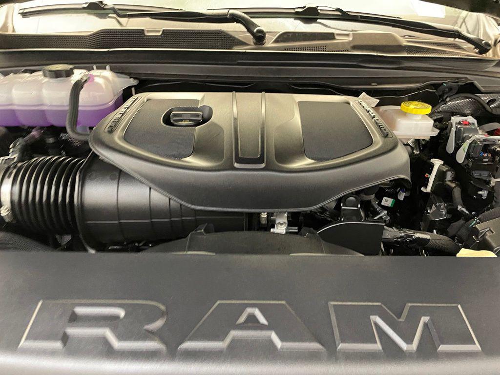 صورة مصغرة 18 لـ 2026 RAM 1500 WARLOCK CREW CAB 4X4 5'7' BOX