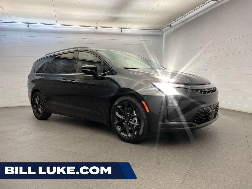 New 2027 Chrysler Pacifica Limited