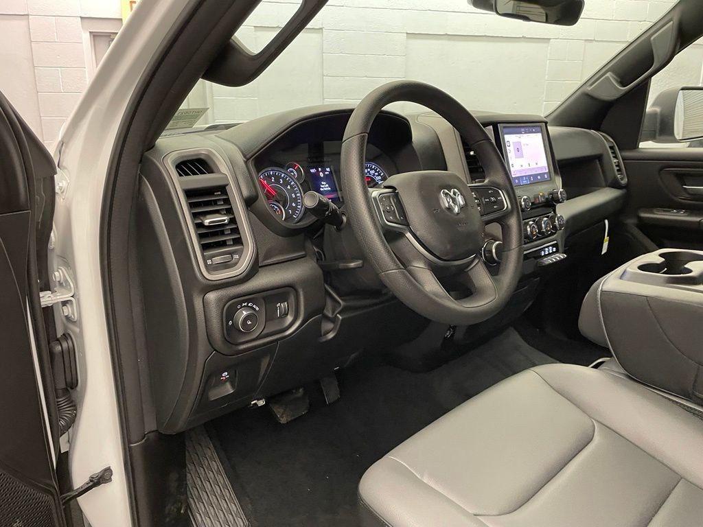 2026 RAM 1500 TRADESMAN thumbnail 14