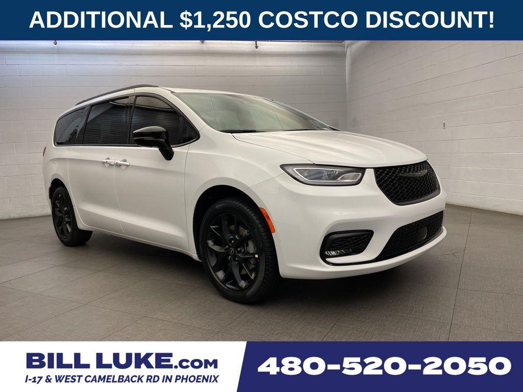 New 2026 Chrysler Pacifica Limited
