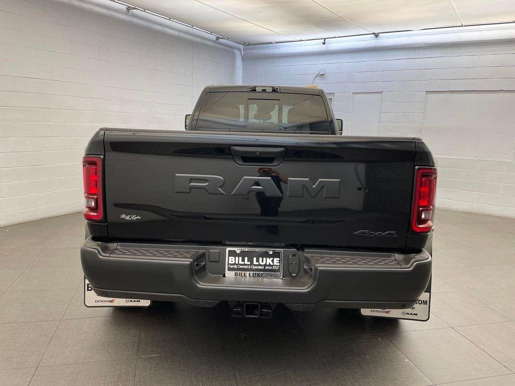 2026 RAM 3500 TRADESMAN CREW CAB 4X4 8' BOX — миниатюра 4