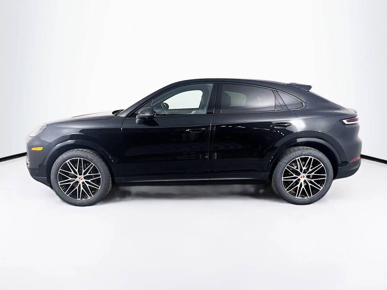 2026 Porsche CAYENNE photo 2