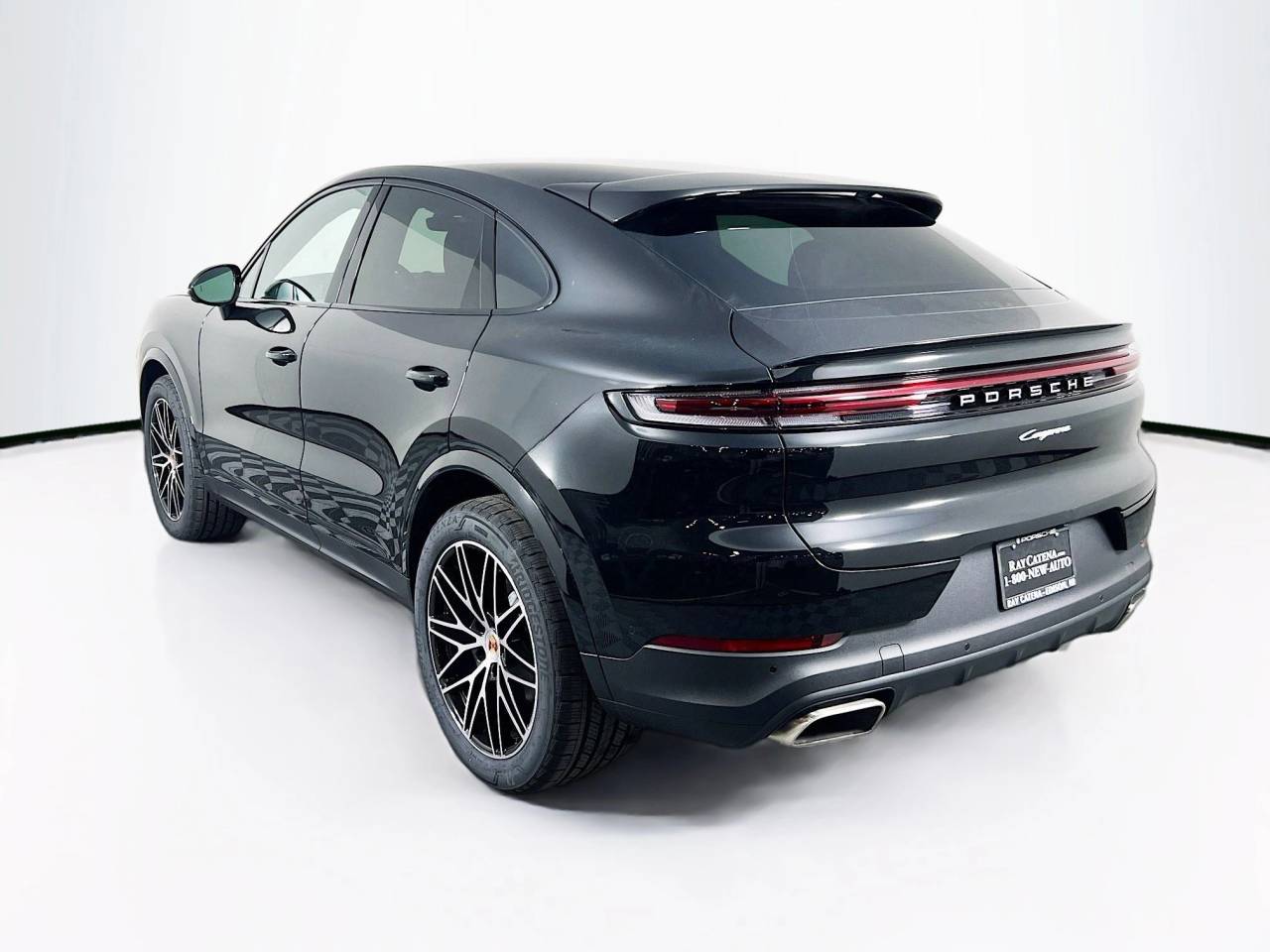 2026 Porsche CAYENNE photo 3