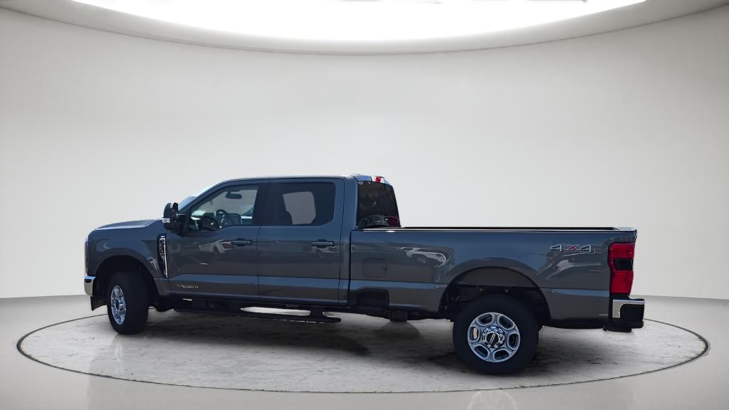 2026 FORD F-350 XLT — миниатюра 10