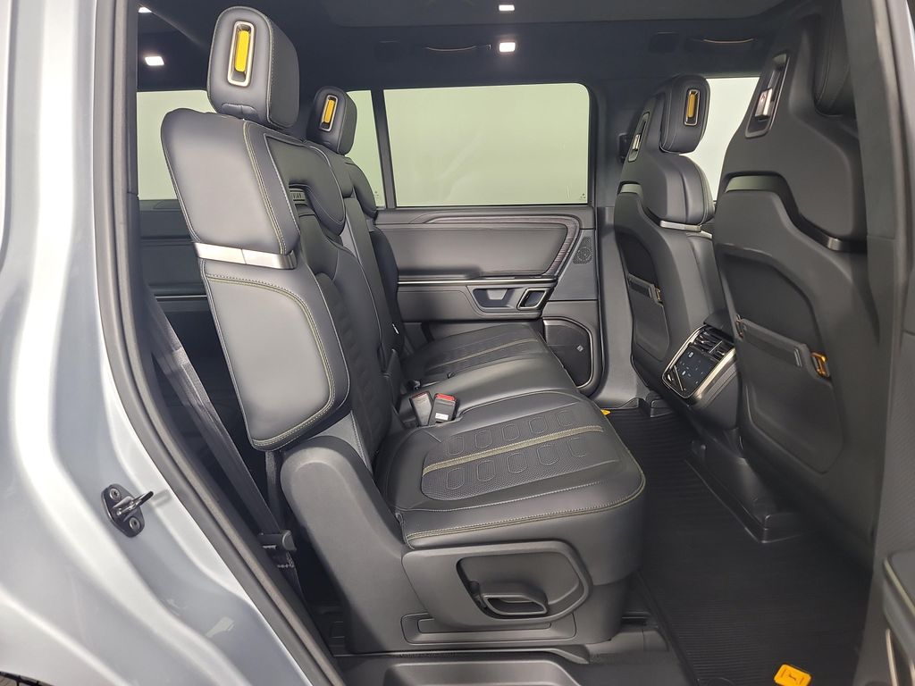 صورة مصغرة 23 لـ 2024 Rivian R1S ADVENTURE QUAD MOTOR LARGE PACK