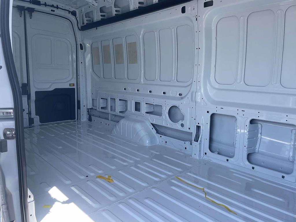 صورة مصغرة 19 لـ 2026 FORD TRANSIT-250 BASE