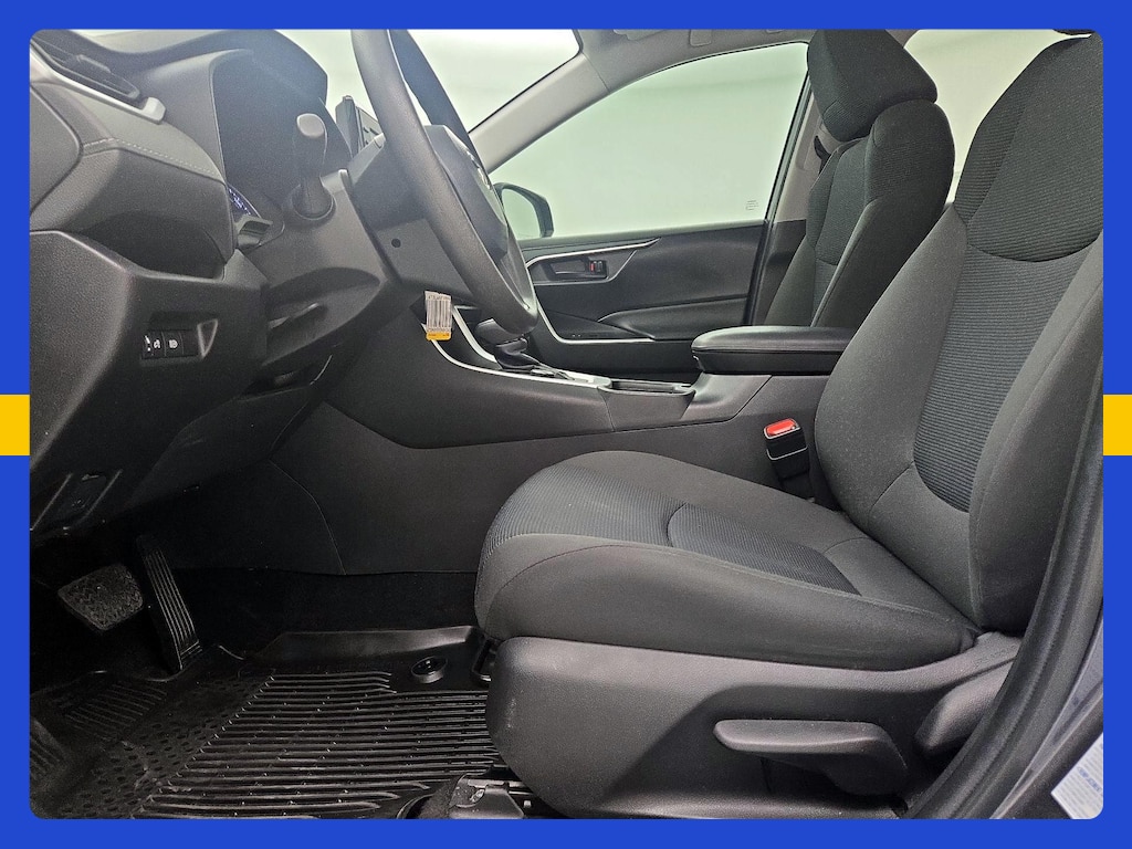 صورة 13 لـ 2022 Toyota RAV4 HYBRID LE