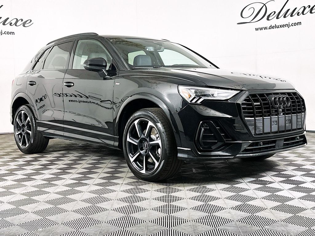 صورة 1 لـ 2025 AUDI Q3 45 S LINE PREMIUM PLUS