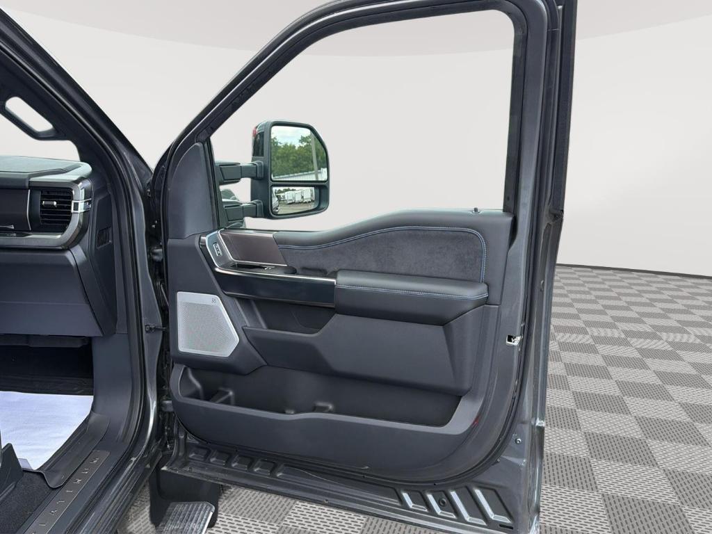 صورة مصغرة 17 لـ 2026 FORD F-450 PLATINUM