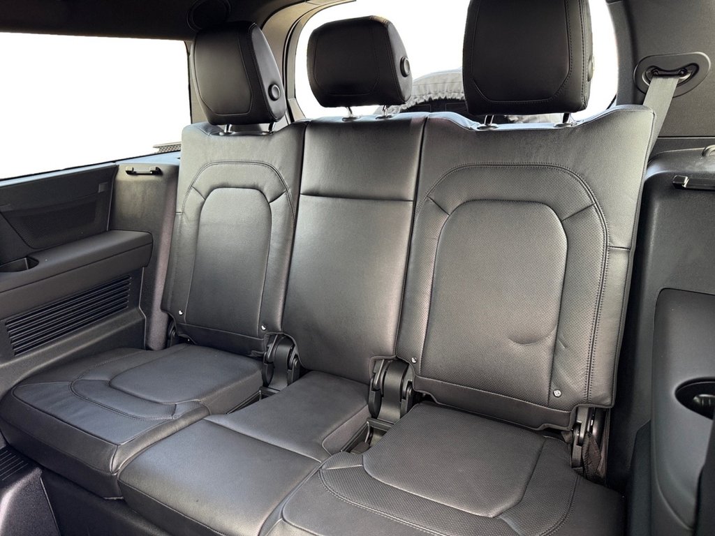 صورة 14 لـ 2024 LAND Rover DEFENDER 130 P400 X-DYNAMIC SE