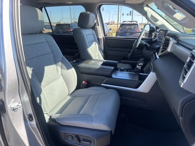 صورة مصغرة 11 لـ 2024 Toyota SEQUOIA SR5