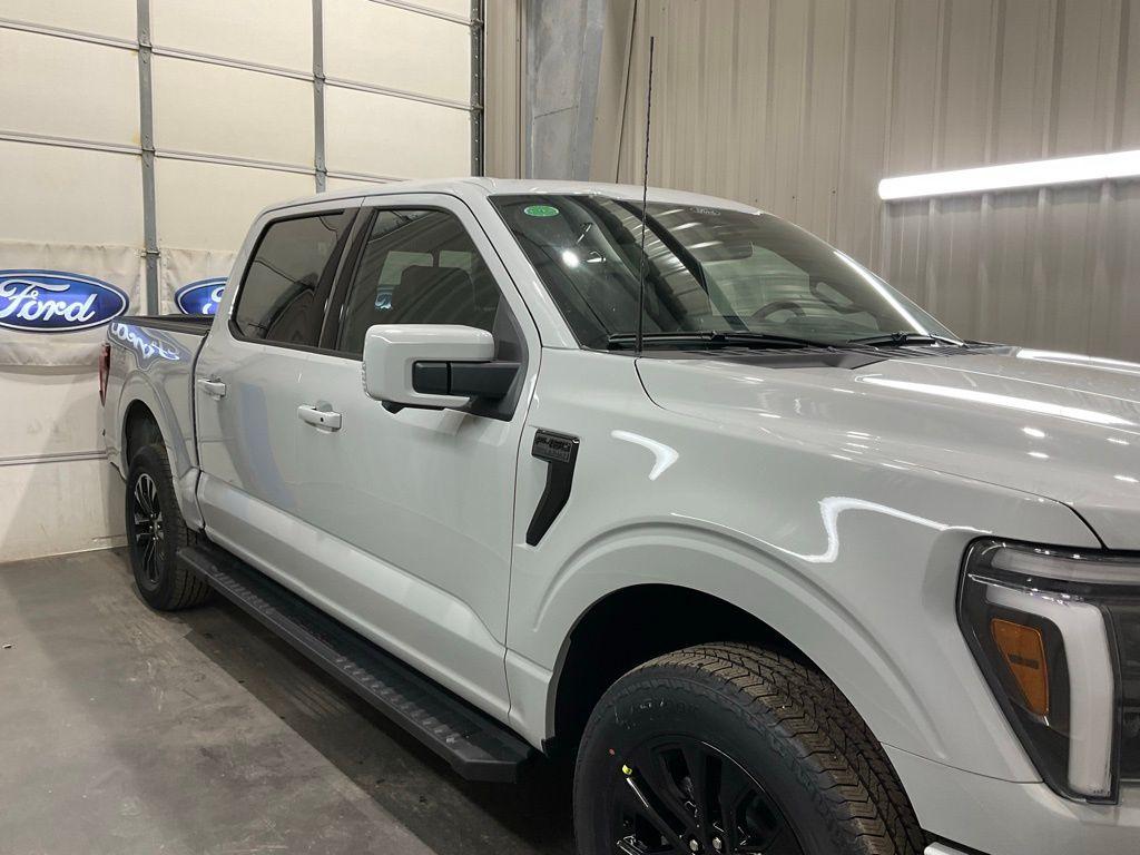 FORD F-150 LARIAT - 4