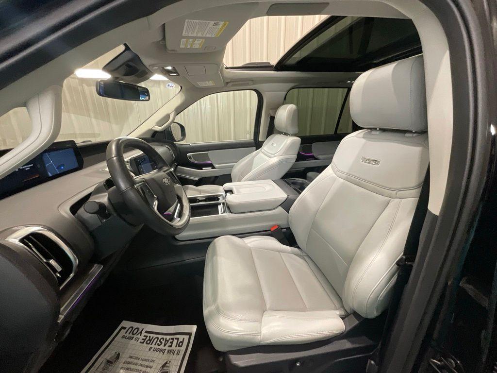 صورة 7 لـ 2025 FORD EXPEDITION PLATINUM