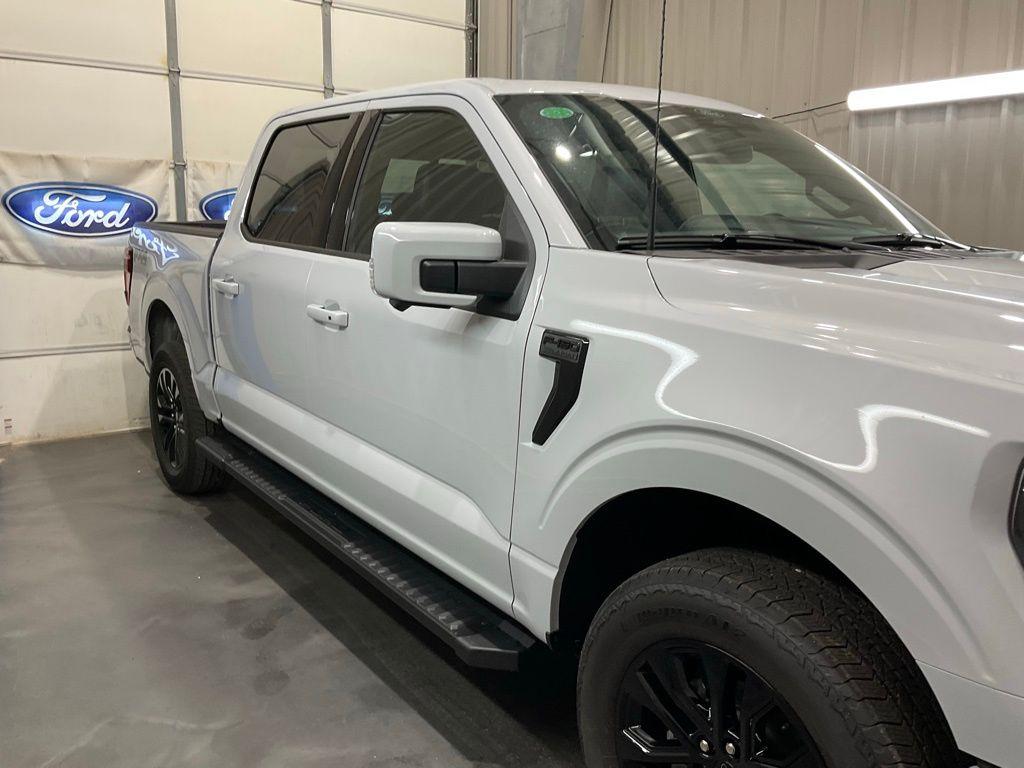 FORD F-150 LARIAT - 4