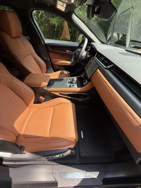 صورة 9 لـ 2026 Jaguar F-PACE P400 R-DYNAMIC S