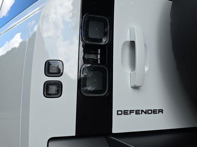 2026 LAND Rover DEFENDER X-DYNAMIC SE — миниатюра 12