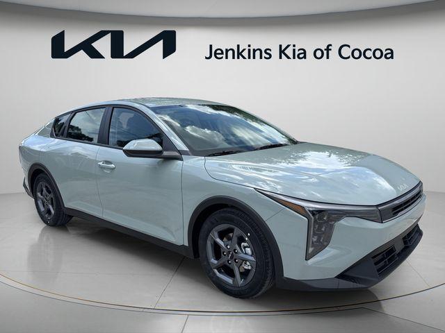 New 2026 Kia K4 LXS