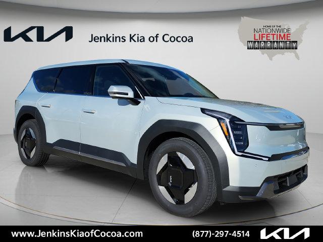 New 2026 Kia EV9 Light Long Range