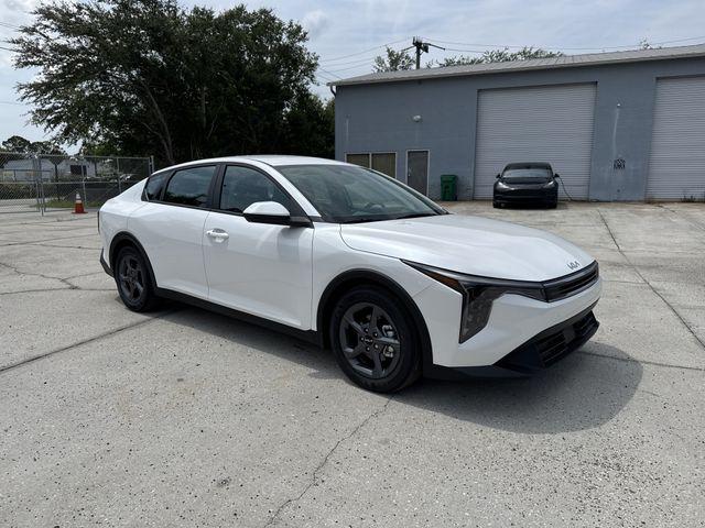New 2026 Kia K4 LXS