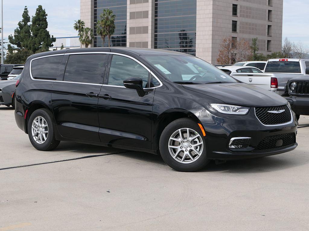 New 2026 Chrysler Pacifica L