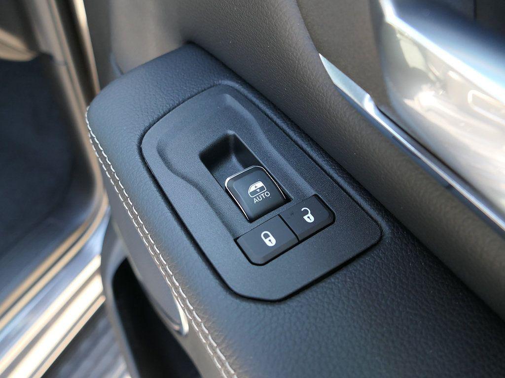 2026 RAM 1500 LARAMIE thumbnail 22