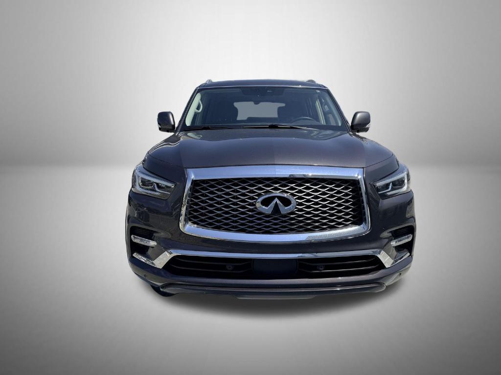 2023 Infiniti QX80 LUXE photo 2