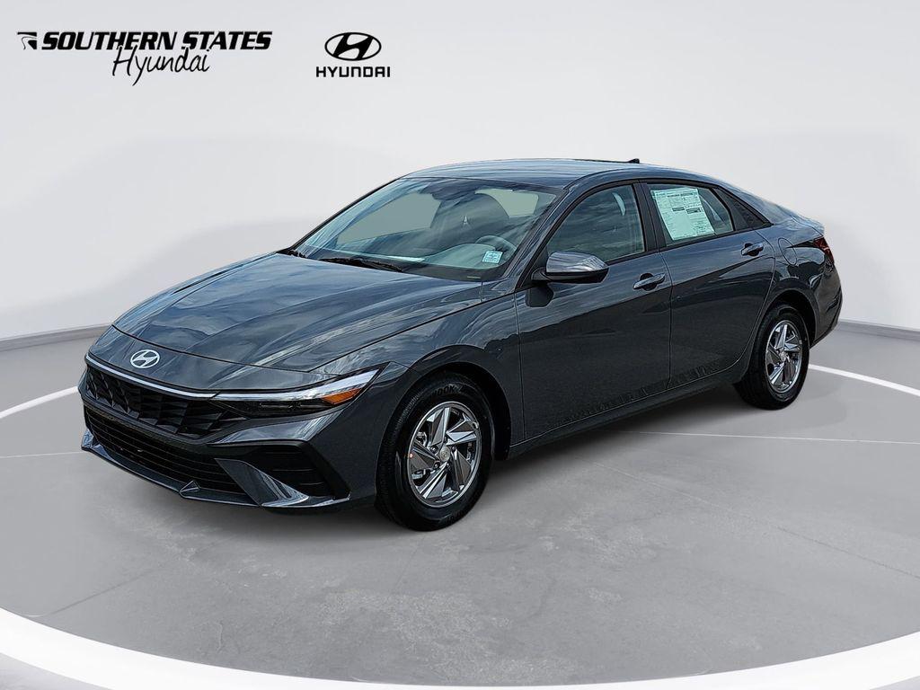 New 2026 Hyundai ELANTRA SE