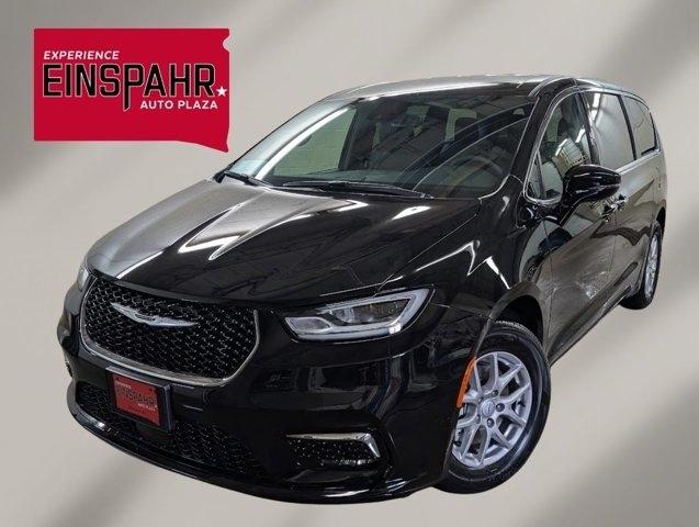 New 2026 Chrysler Pacifica Select