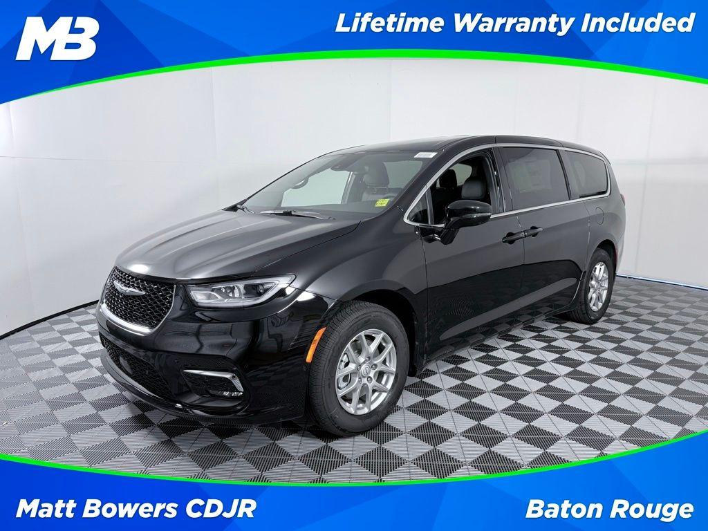 New 2026 Chrysler Pacifica Select