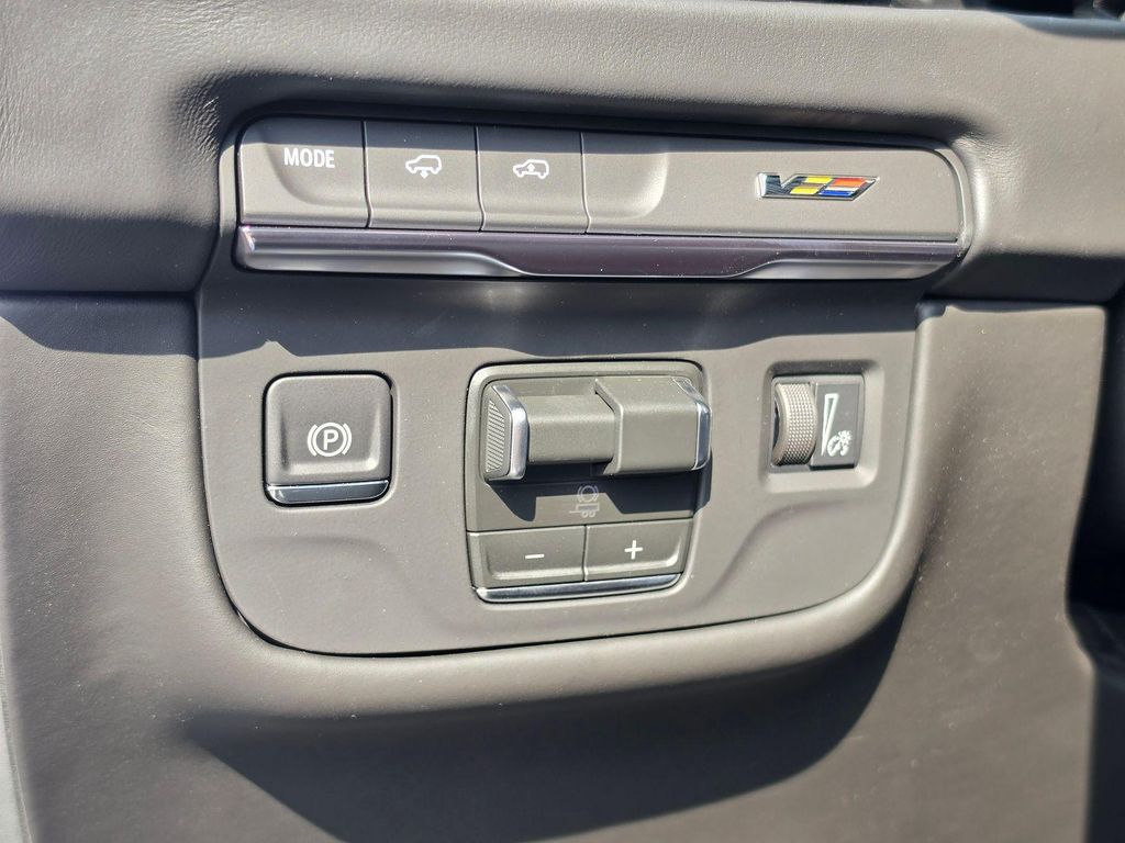 2025 Cadillac ESCALADE V-SERIES — миниатюра 12