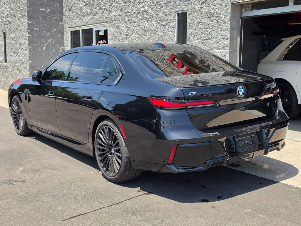 2025 BMW I7 XDRIVE60 — фото 5