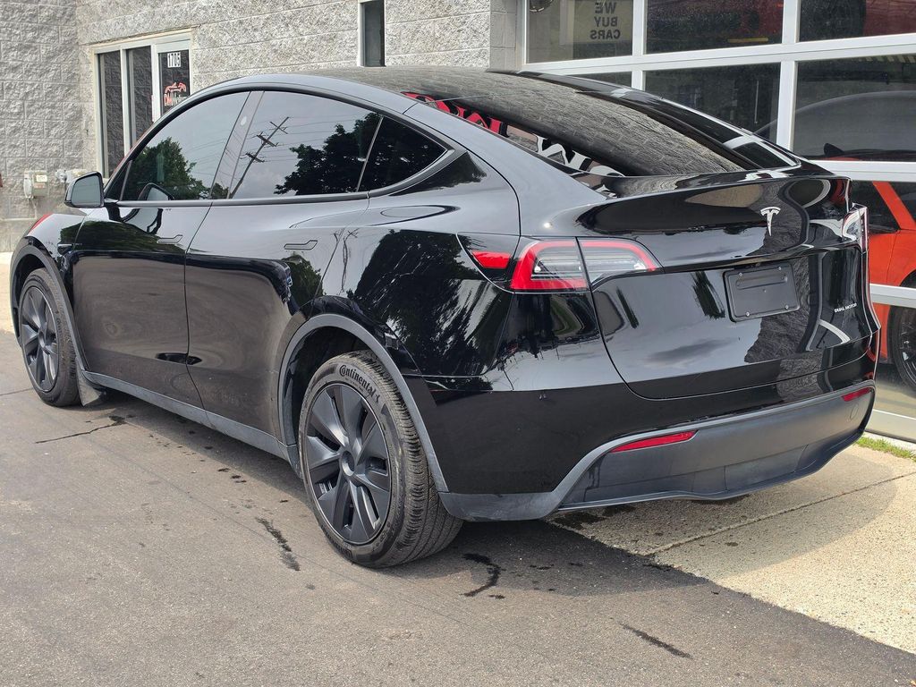 2025 Tesla MODEL Y LONG RANGE DUAL MOTOR ALL-WHEEL DRIVE — фото 5
