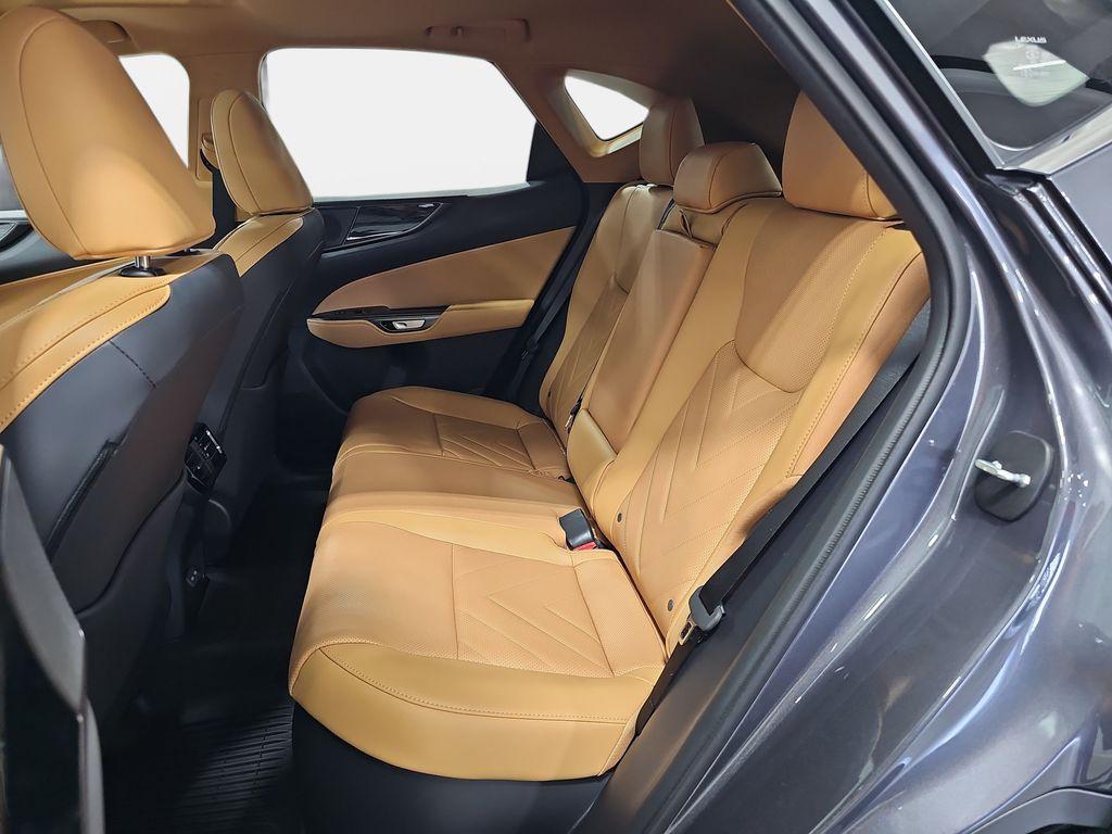 صورة 10 لـ 2026 Lexus NX 450H+ LUXURY