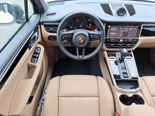 2026 Porsche MACAN T — миниатюра 17