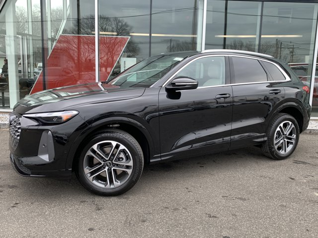 New 2025 Audi Q5 Premium TFSI quattro S tronic