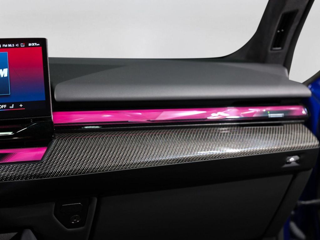 صورة مصغرة 38 لـ 2025 BMW M5 BASE