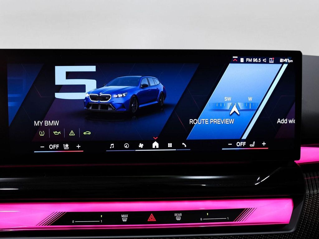 صورة مصغرة 19 لـ 2025 BMW M5 BASE