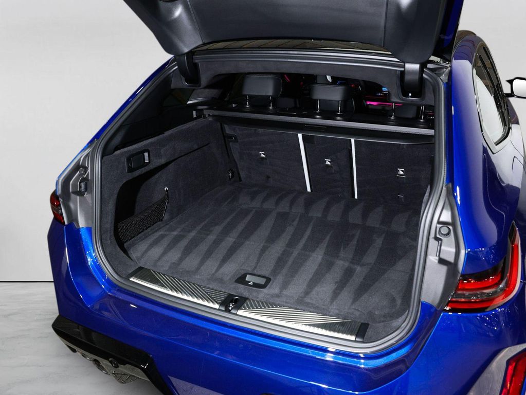 صورة مصغرة 48 لـ 2025 BMW M5 BASE