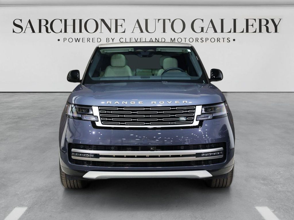 صورة 4 لـ 2025 LAND Rover RANGE ROVER P400 SE