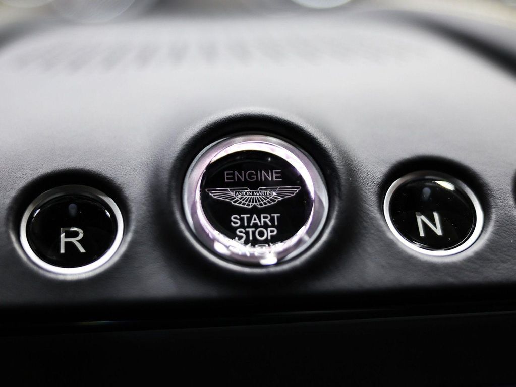 صورة مصغرة 57 لـ 2024 Aston Martin DBX 707