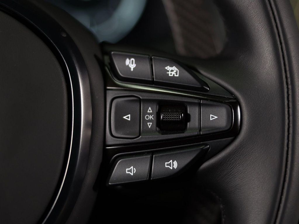 صورة مصغرة 34 لـ 2024 Aston Martin DBX 707