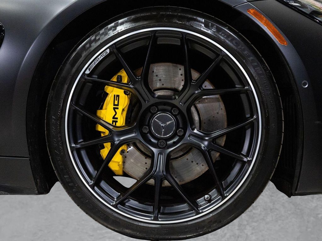 صورة 8 لـ 2025 Mercedes-BENZ AMG GT 63 BASE