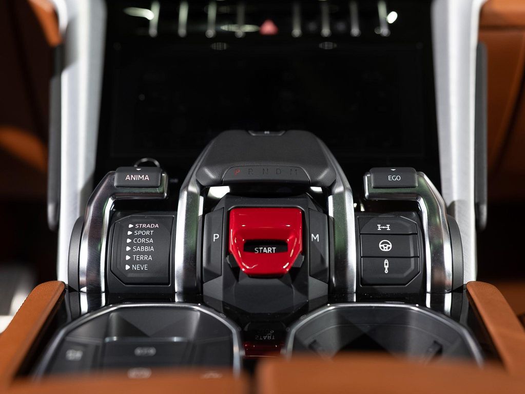صورة 28 لـ 2021 Lamborghini URUS