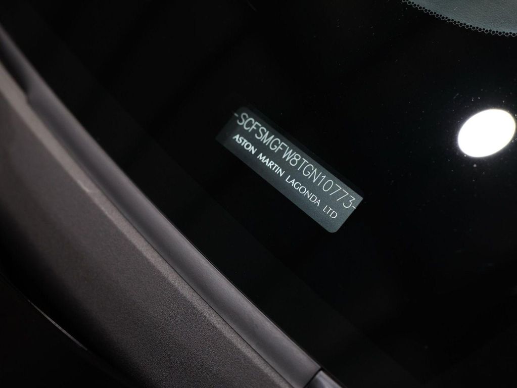 2026 Aston Martin VANTAGE BASE 缩略图 32
